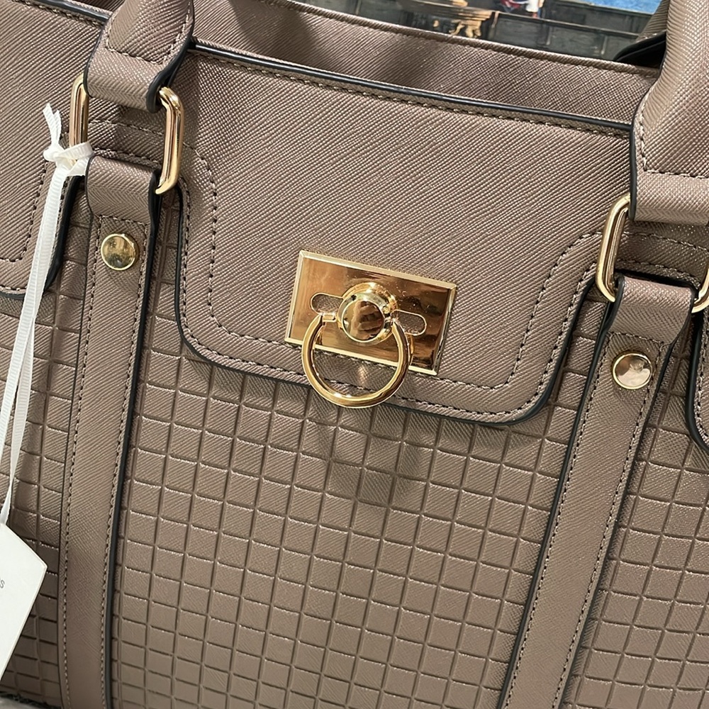 Classic Satchel - Picture 2 of 6